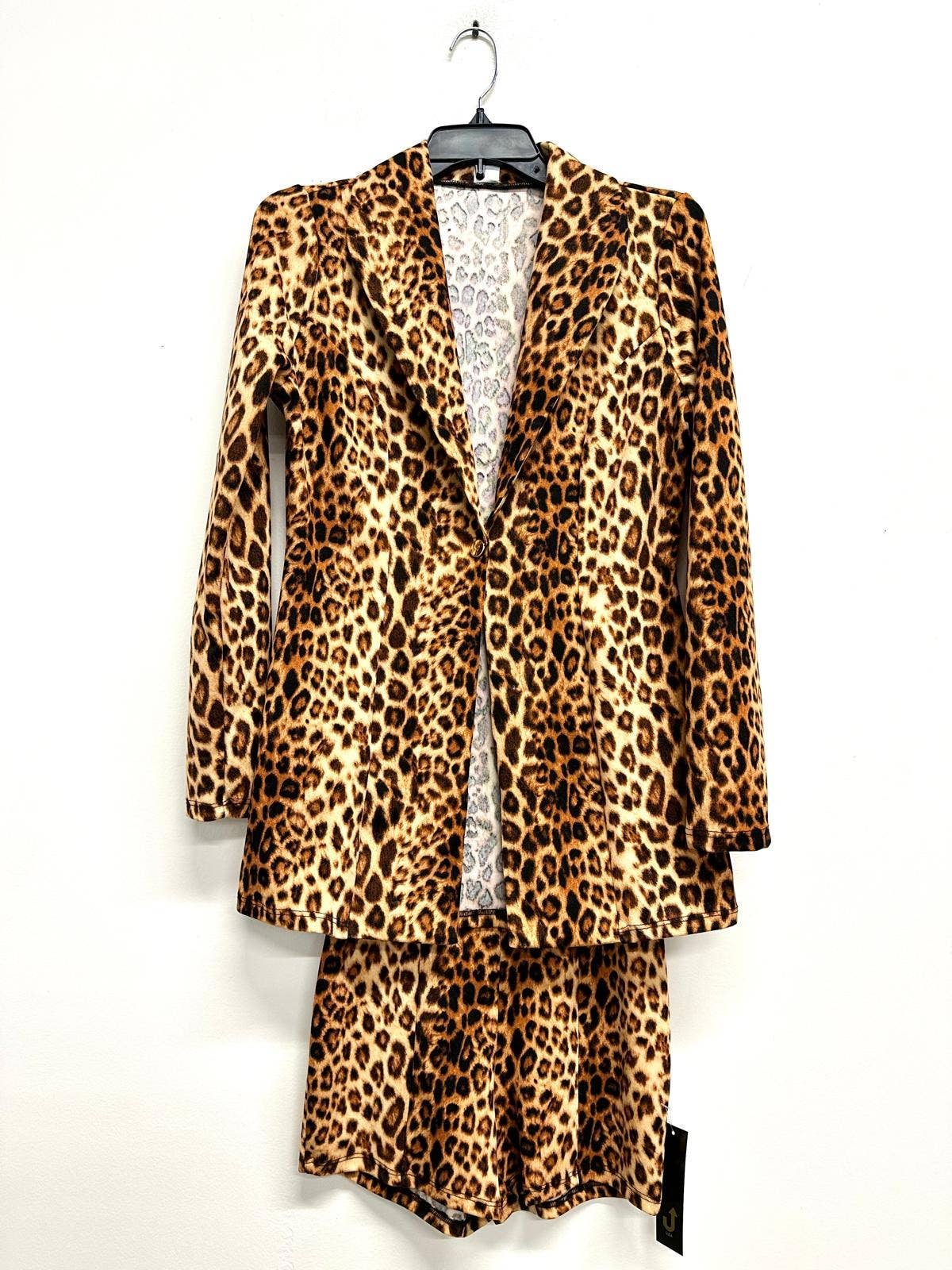 JK7811-B11216 ANIMAL PRINT BLAZER AND SHORTS